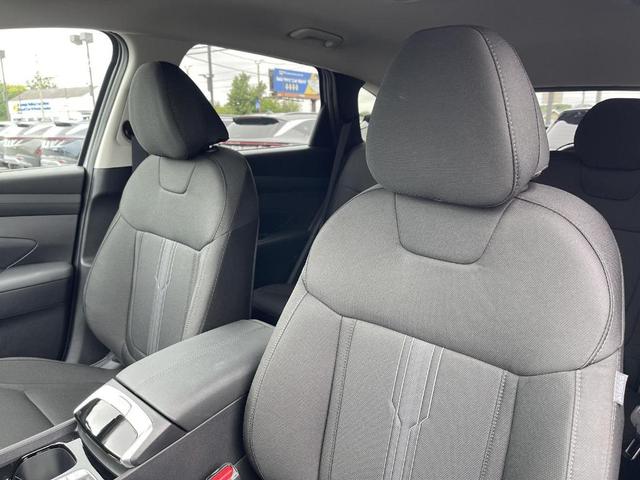 Photo of 2025 Shimmering Silver Hyundai TUCSON