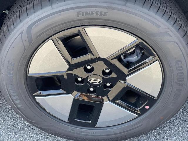 Photo of 2026 Green Hyundai SANTA FE HEV