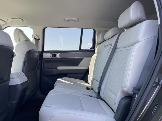 Photo of 2026 Green Hyundai SANTA FE HEV
