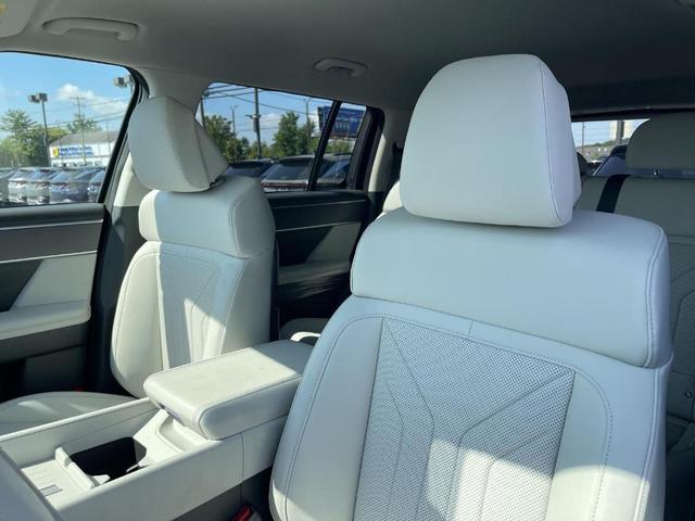 Photo of 2026 Green Hyundai SANTA FE HEV