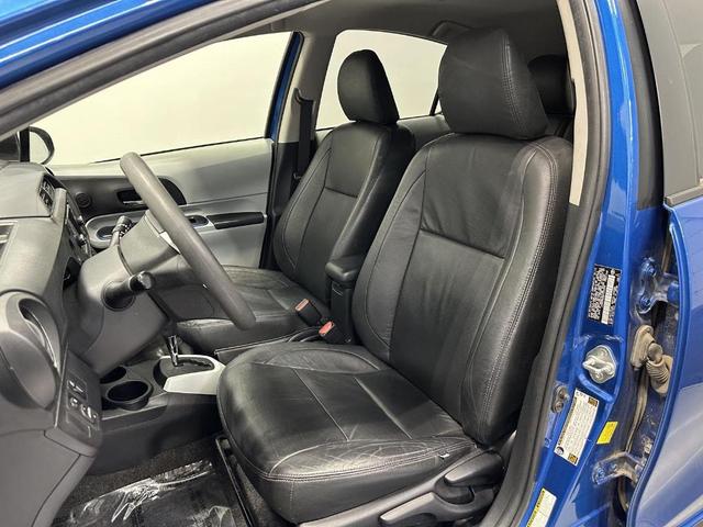 Photo of 2013 Blue Streak Metallic Toyota Prius c