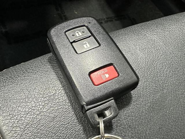 Photo of 2013 Blue Streak Metallic Toyota Prius c