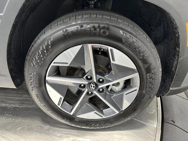 Photo of 2025 Hampton Gray Hyundai TUCSON