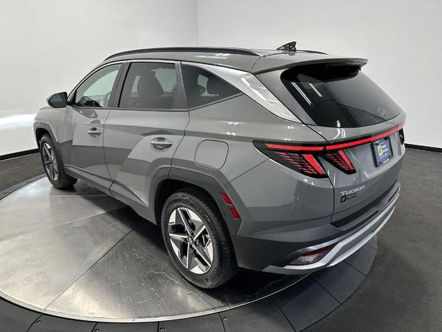 Photo of 2025 Hampton Gray Hyundai TUCSON