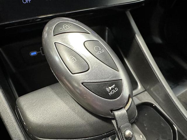 Photo of 2025 Hampton Gray Hyundai TUCSON