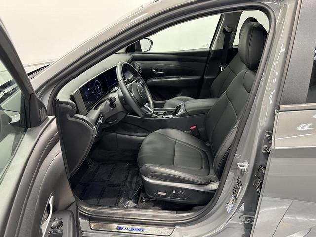 Photo of 2025 Hampton Gray Hyundai TUCSON