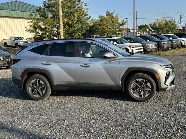 Photo of 2025 Shimmering Silver Hyundai TUCSON