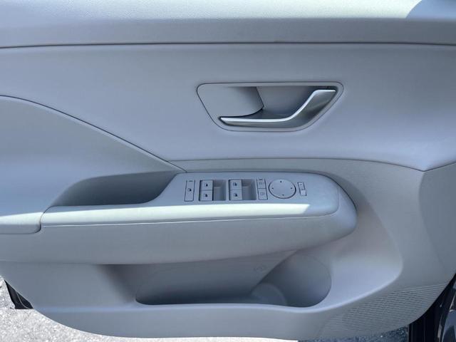 Photo of 2026 Gray Pearl Hyundai KONA