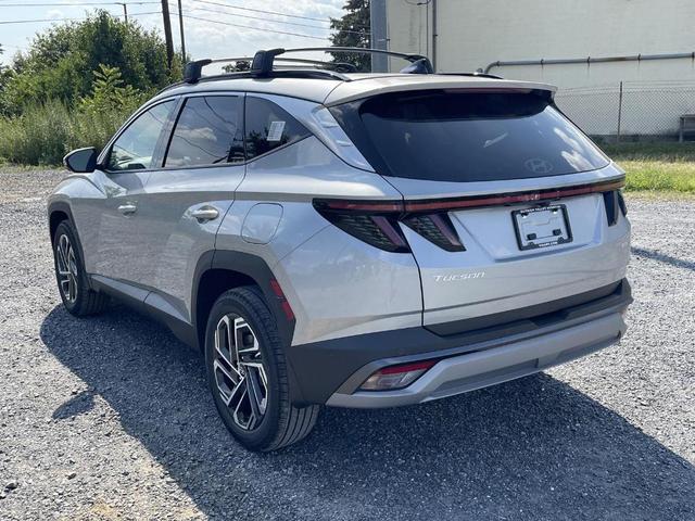 Photo of 2025 Shimmering Silver Hyundai TUCSON