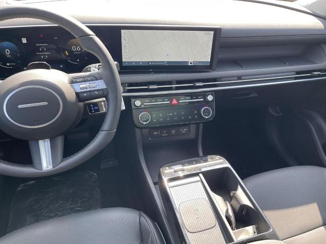 Photo of 2025 Shimmering Silver Hyundai TUCSON