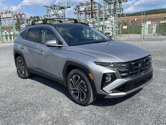 Photo of 2025 Shimmering Silver Hyundai TUCSON