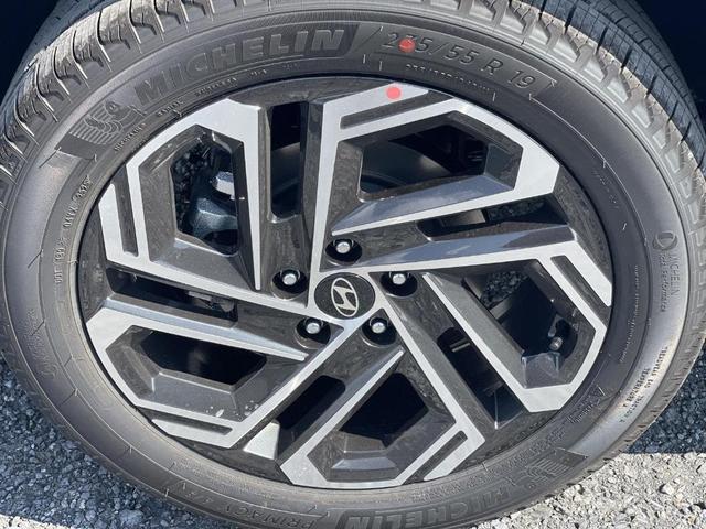 Photo of 2025 Shimmering Silver Hyundai TUCSON