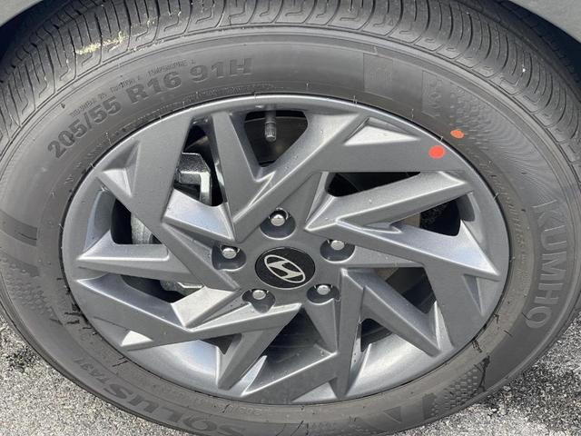 Photo of 2025 Amazon Gray Hyundai ELANTRA HEV