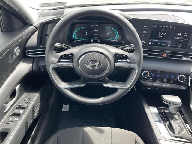 Photo of 2025 Amazon Gray Hyundai ELANTRA HEV