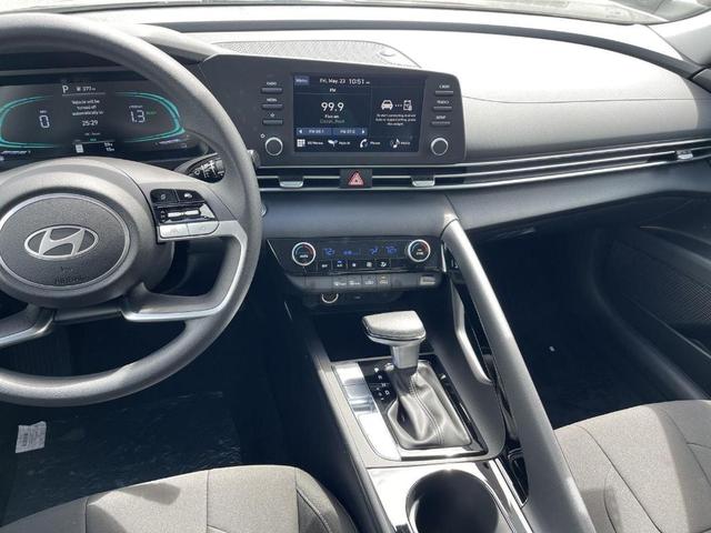 Photo of 2025 Amazon Gray Hyundai ELANTRA HEV