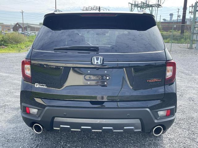 Photo of 2025 Crystal Black Pearl Honda Passport