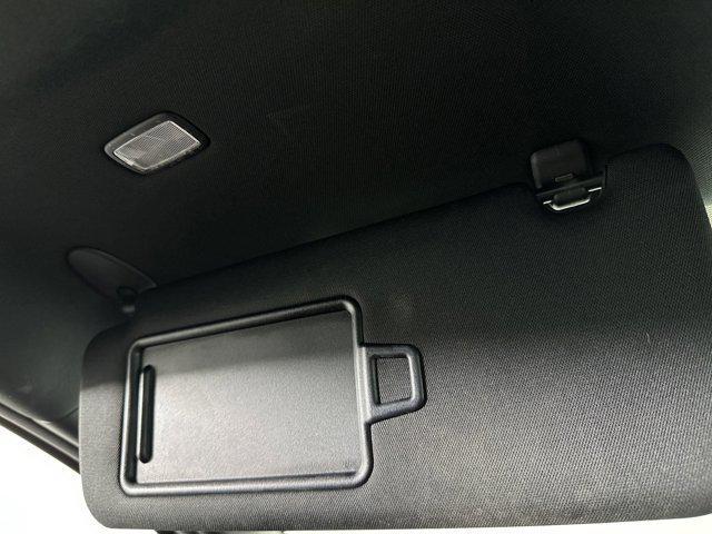 Photo of 2022 Glacial White Pearl Kia K5