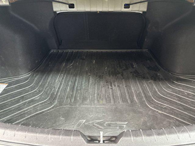Photo of 2022 Glacial White Pearl Kia K5