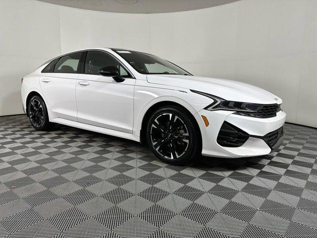 Photo of 2022 Glacial White Pearl Kia K5