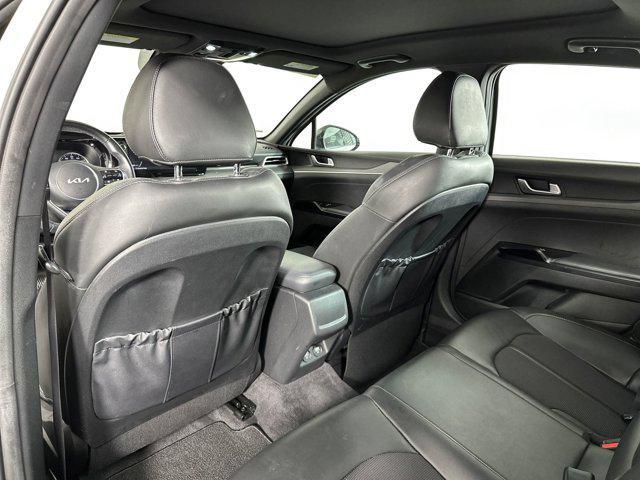 Photo of 2022 Glacial White Pearl Kia K5
