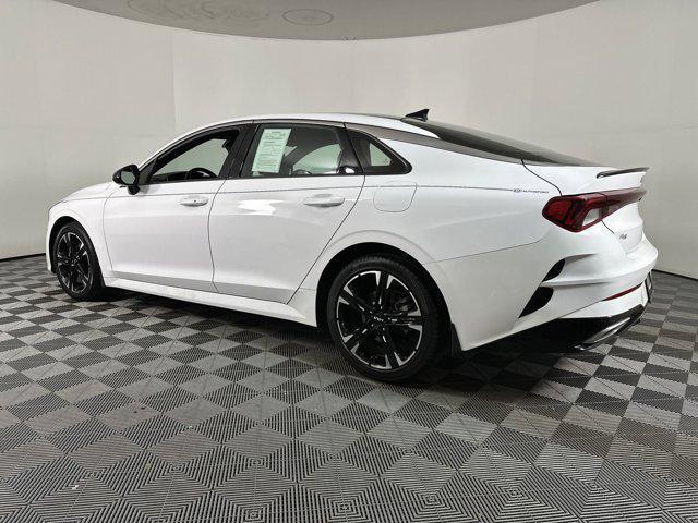 Photo of 2022 Glacial White Pearl Kia K5