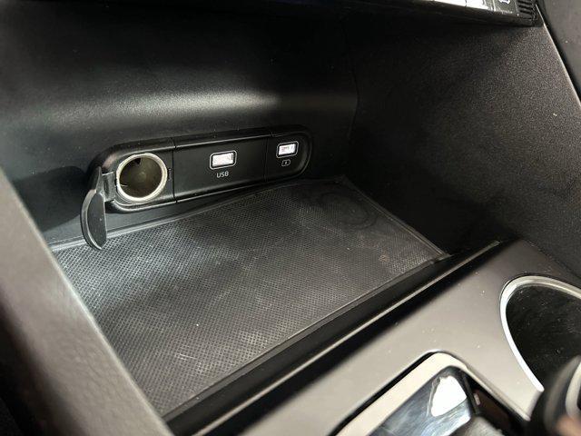 Photo of 2022 Glacial White Pearl Kia K5