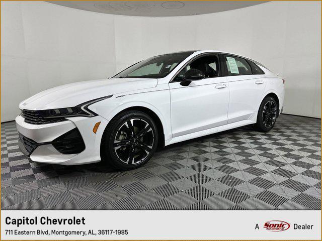 Photo of 2022 Glacial White Pearl Kia K5