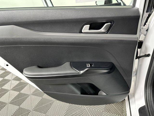 Photo of 2022 Glacial White Pearl Kia K5