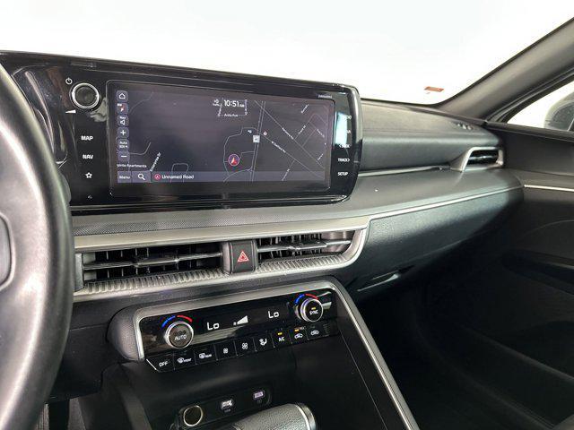 Photo of 2022 Glacial White Pearl Kia K5