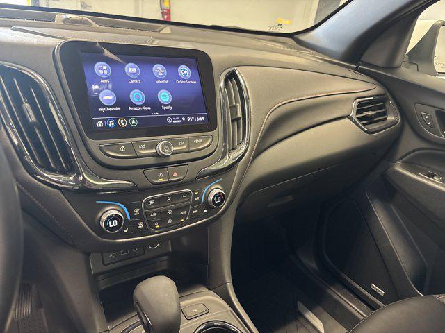 Photo of 2024 Summit White Chevrolet Equinox