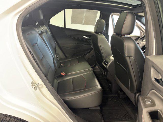 Photo of 2024 Summit White Chevrolet Equinox