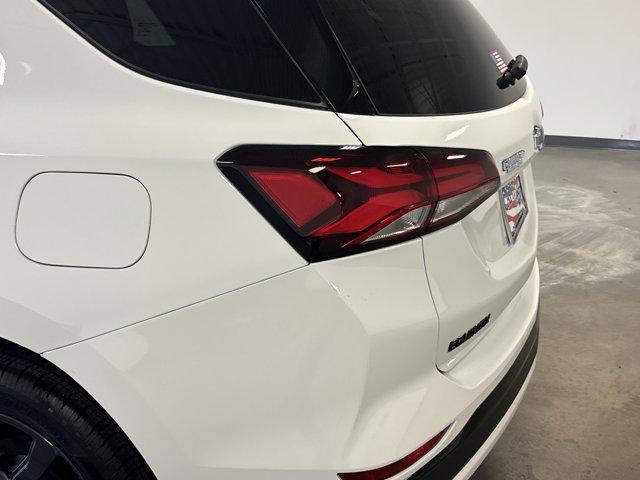 Photo of 2024 Summit White Chevrolet Equinox