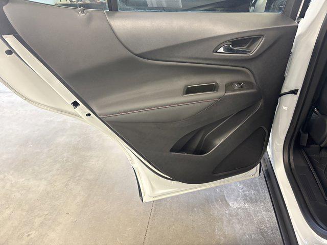 Photo of 2024 Summit White Chevrolet Equinox