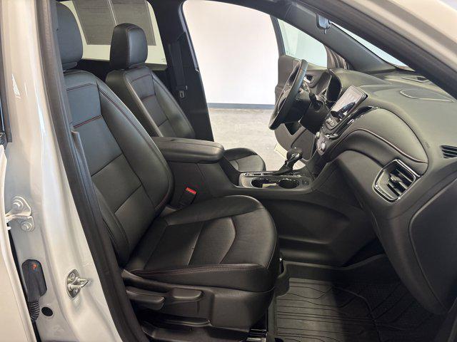 Photo of 2024 Summit White Chevrolet Equinox
