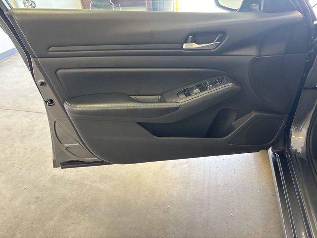 Photo of 2024 Gun Metallic Nissan Altima
