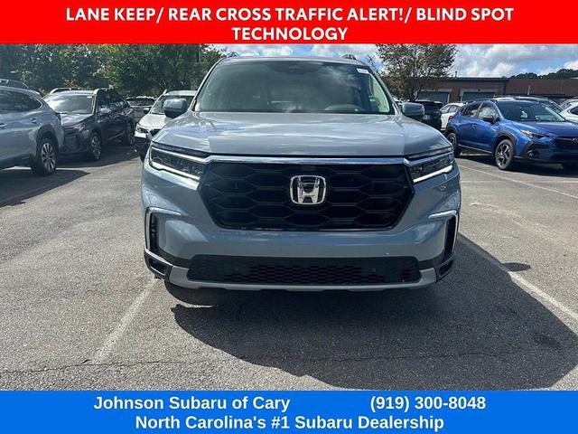 Photo of 2025 Sonic Gray Pearl Honda Pilot