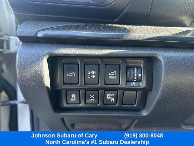 Photo of 2023 Crystal White Pearl Subaru Forester