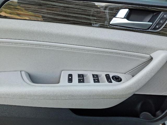 Photo of 2015 Symphony Silver Hyundai SONATA