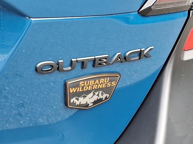 Photo of 2023 Ice Silver Metallic Subaru Outback
