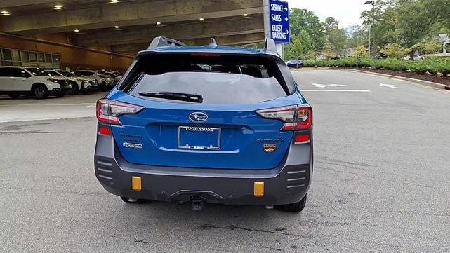Photo of 2023 Ice Silver Metallic Subaru Outback