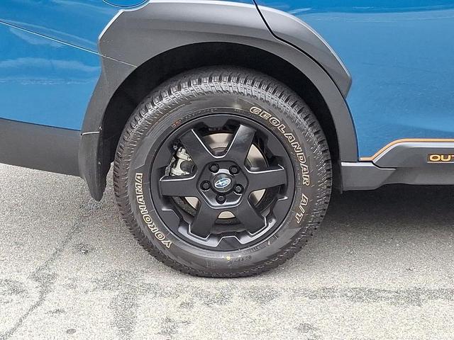 Photo of 2023 Ice Silver Metallic Subaru Outback