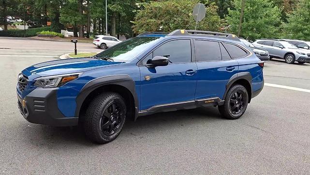 Photo of 2023 Ice Silver Metallic Subaru Outback
