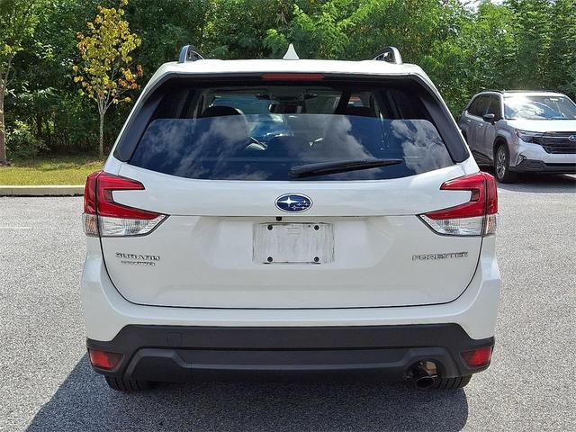 Photo of 2023 Crystal White Pearl Subaru Forester