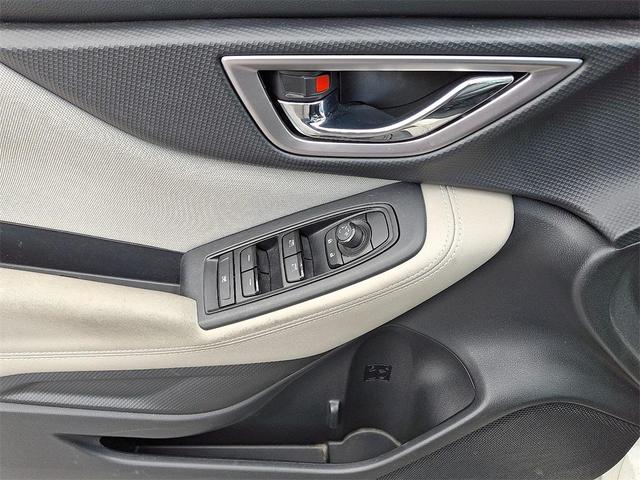 Photo of 2023 Crystal White Pearl Subaru Forester