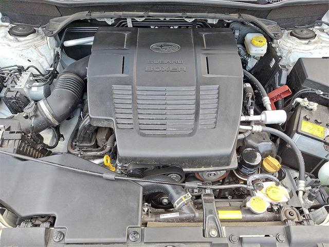 Photo of 2023 Crystal White Pearl Subaru Forester