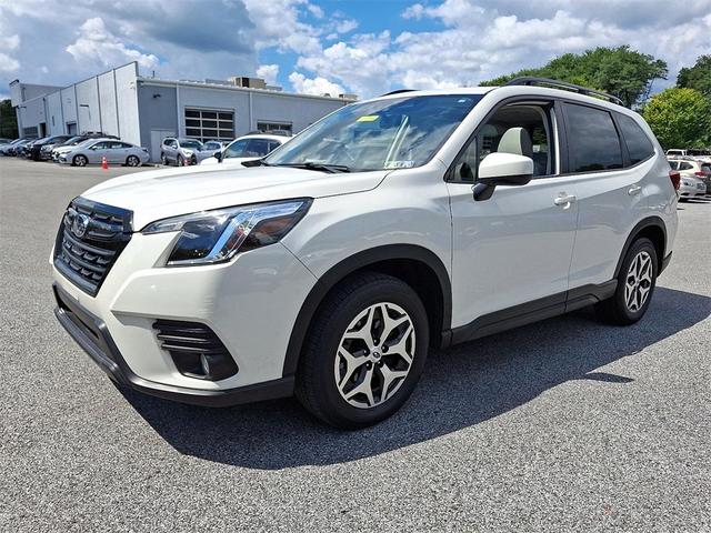 Photo of 2023 Crystal White Pearl Subaru Forester