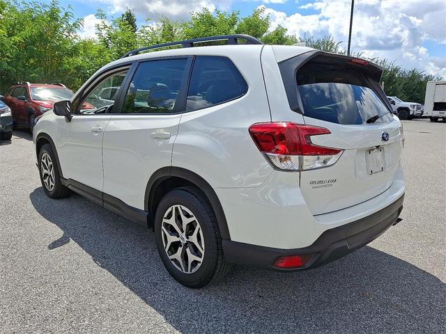 Photo of 2023 Crystal White Pearl Subaru Forester