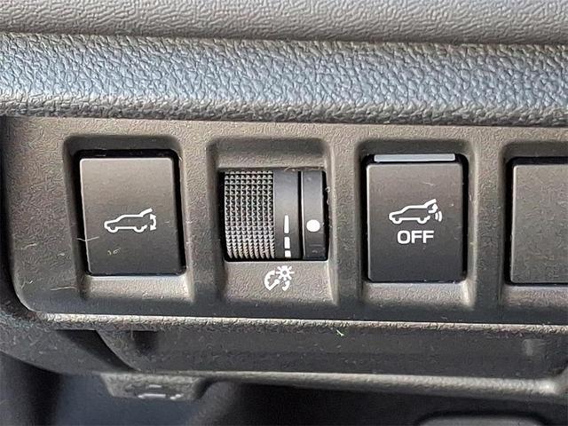 Photo of 2020 Crystal White Pearl Subaru Outback
