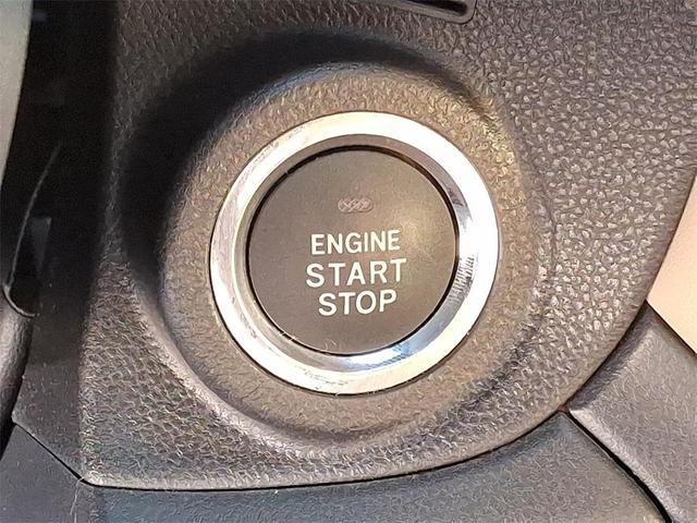 Photo of 2020 Crystal White Pearl Subaru Outback
