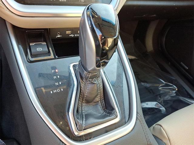 Photo of 2020 Crystal White Pearl Subaru Outback